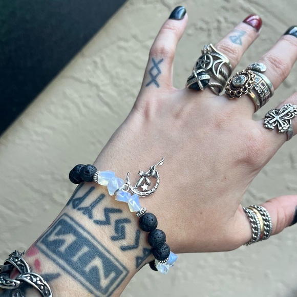 Lava rock & iridescent opalite chips fairy moon star bead bracelet boho - Picture 8 of 10